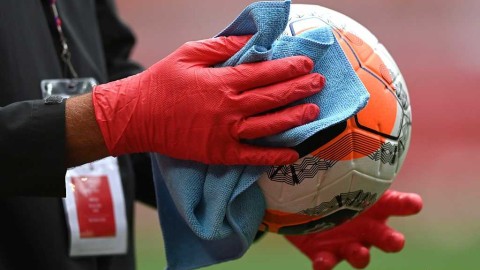 绿茵场上的安全信号：英超单周检测全员阴性，复赛之路迎来里程碑