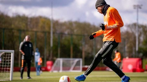 红魔磨剑格拉纳达战前 梦剧场少年蓄势待发