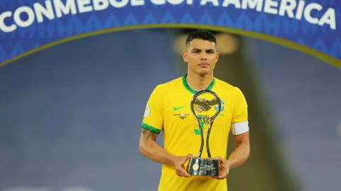 蒂亚戈·席尔瓦百场里程碑：桑巴军团的不老传奇与后防磐石