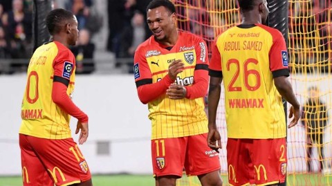 朗斯主场力克南特巩固欧冠席位 马查多世界波闪耀博拉尔特球场