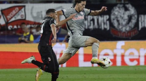 欧冠激战萨尔茨堡 红黑军团客场战平红牛