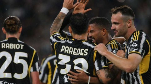 斑马军团主场奏凯 力克克雷莫纳稳固欧冠席位