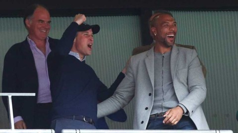 真球迷！威廉王子为英超升班马呐喊助威