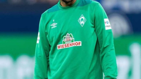 告别绿茵场，心系拜仁情：皮萨罗以形象大使身份荣耀回归