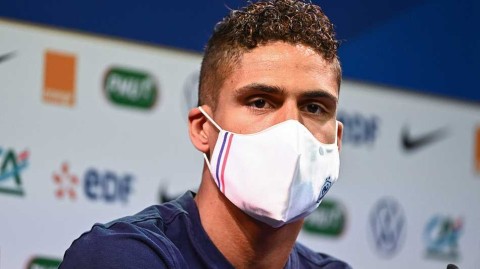 巴黎的号角：法国队发布会的野心与光影