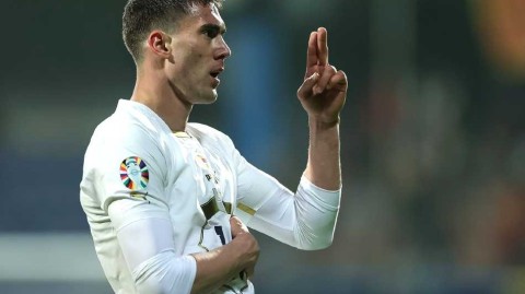 巴尔干德比烽烟起 弗拉霍维奇双响定乾坤