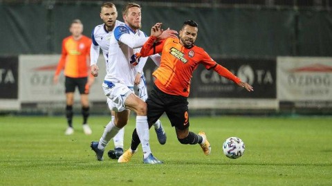 冬日土耳其默契之战 波兹南莱希与顿涅茨克矿工的激情碰撞