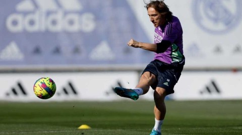 白衣军团集训日：伯纳乌蓄势待发