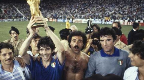 时光倒流：1982年西班牙世界杯的泛黄记忆与永恒瞬间