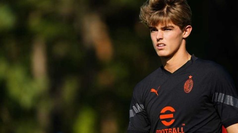 红黑军团季前备战纪实意甲卫冕征程启航