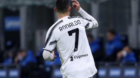 意大利杯焦点战：C罗天神下凡梅开二度，尤文图斯客场2比1逆转国际米兰