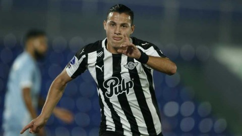 巴拉圭的荣耀之夜：亚松森自由队力克桑托斯，上演南俱杯逆转好戏