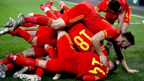 红龙狂舞：贝尔的威尔士优先，那面旗帜背后的热血与误解