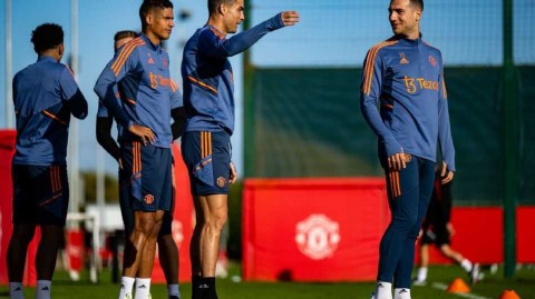 曼联备战热刺风云录：C罗的守护与团队的砥砺