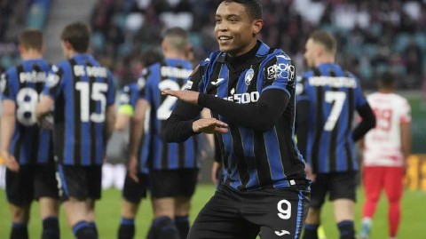 欧联杯四强争夺战首回合莱比锡红牛主场激战亚特兰大握手言和