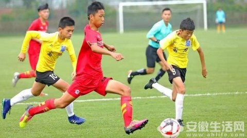 征召德比变“单挑狂魔”，板鸭军团全胜封神！塞尔维亚防线被迫漏洞百出，这一战的经典失误彻底断送希望