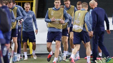 布鲁日寒夜中的最后演练：基辅迪纳摩的欧联杯晋级之路