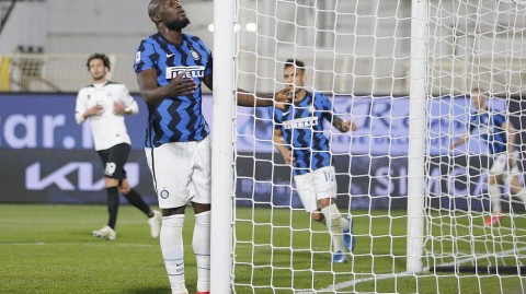 蓝黑军团遭遇顽强阻击，佩里西奇救主！国米客平斯佩齐亚笑纳十分领先大礼