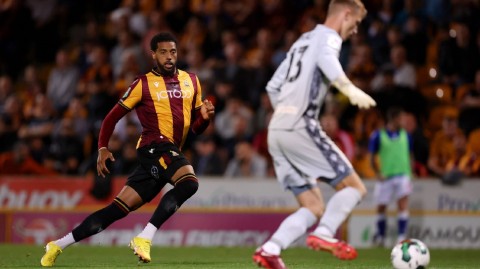 联赛杯激战夜：山谷球场烽火再起，布莱克本逆转布拉德福德