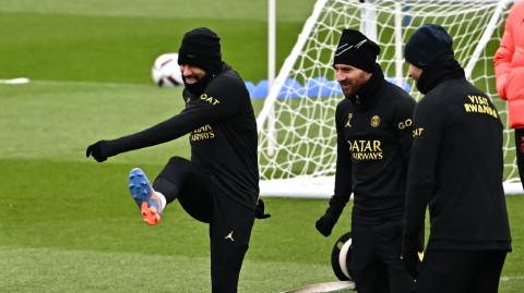 绿茵重逢欢笑相伴 巴黎众将备战法甲关键战