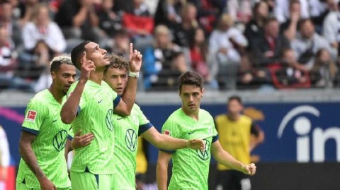 狼堡头槌破敌取首胜 法兰克福主场饮恨失良机