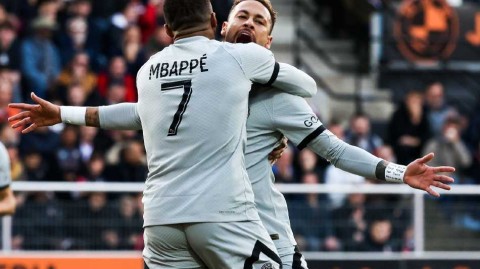 法甲风云：内马尔传射建功 巴黎客胜洛里昂