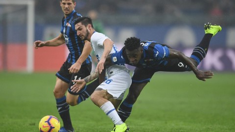 蓝黑军团的铁血战歌：那些年国米众志成城的瞬间