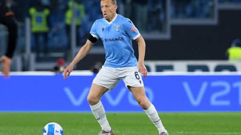 游子归乡卢卡斯雷瓦以自由身重返格雷米奥