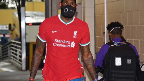 红衣君主降临安菲尔德隔空对决谁更帅