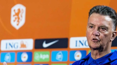 橙色丰碑：范加尔五十场执教路，轮椅上的救赎与荣耀