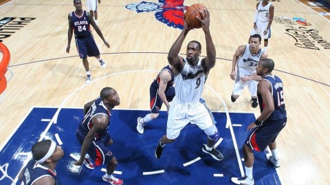 感恩节大战回顾：阿里纳斯21分难救主，奇才惨遭老鹰三巨头痛击