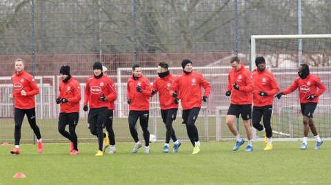 杜塞尔多夫保级生死战前最后的冲刺