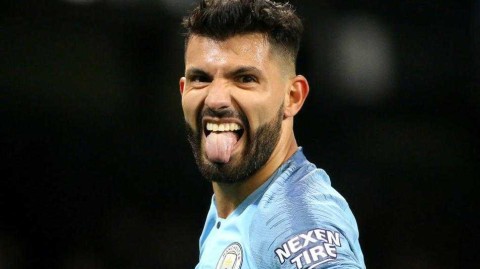 曼城表情包来袭！阿圭罗萨内“开心到变形”，六张图读懂伊蒂哈德的大胜基因