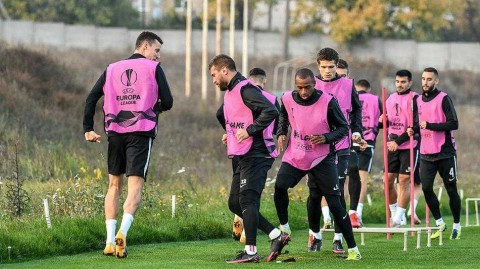 欧联杯双雄记：卢甘斯克索尔亚与雅典AEK的激情碰撞