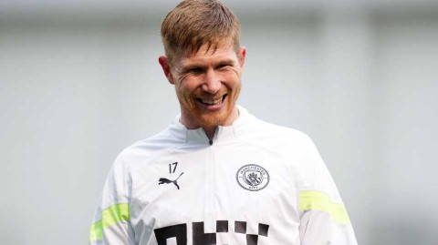 曼城训练备战欧冠末轮 轻松氛围中德布劳内展露巧思