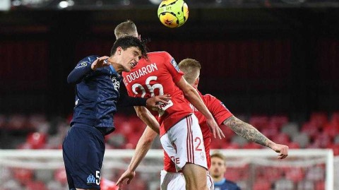 法甲焦点战：布雷斯特激战马赛，托万独造三球引爆客场胜利