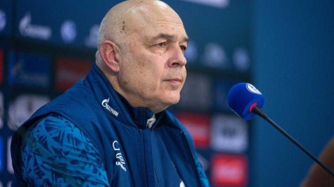 救火队长格罗斯空降费尔廷斯 沙尔克04的保级希望与挑战