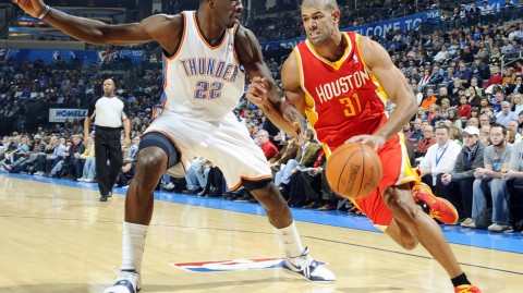 巴蒂尔领衔火箭经典战役回顾：2026年视角下的姚明时代遗珠