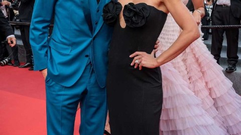 绿茵巨星携爱妻闪耀戛纳璀璨之夜