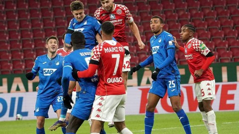 美因茨与霍芬海姆的激情碰撞：回顾九十分钟的攻防画卷