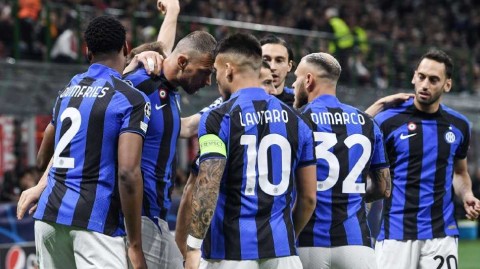 圣西罗蓝黑风暴席卷欧冠德比 国际米兰两球完胜抢占先机