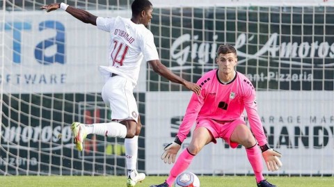 欧冠资格赛激战：卢森堡主场激战亚美尼亚劲旅