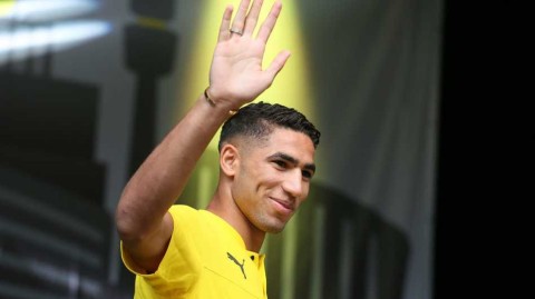 大黄蜂捧起德国超级杯·多特蒙德陷入狂欢海洋