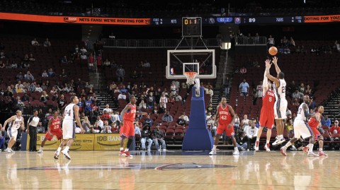 2026赛季NBA经典战役回顾：蜂王压哨绝杀引爆世纪之战