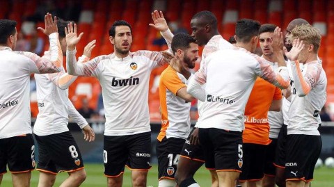 战前静默：瓦伦西亚训练场的专注与蓄力