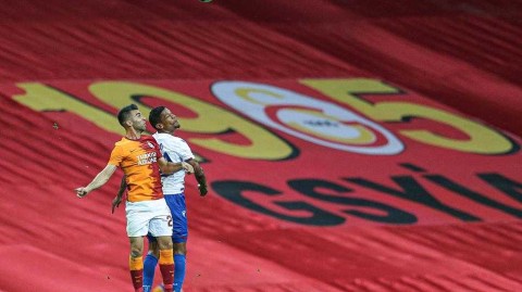 欧联杯资格赛：加拉塔萨雷主场两球击退哈伊杜克