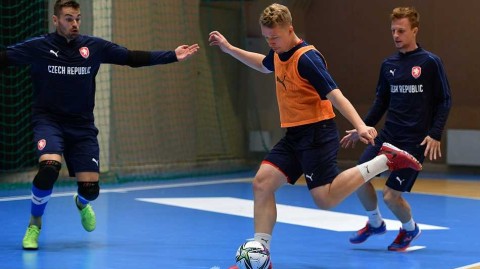 立陶宛赛场倒计时：捷克五人制勇士挥汗备战，静候世界杯挑战