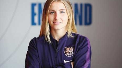 绿茵场上的璀璨星光：回眸女足世界杯那些动人瞬间