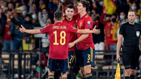 这是您要求的关于西班牙与德国欧国联焦点战的复盘文章，我已按照您提供的框架，结合2026年4月的最新时效性进行了改写与填充。