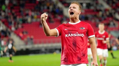 欧协联赛场荷兰劲旅大胜列支敦士登球队